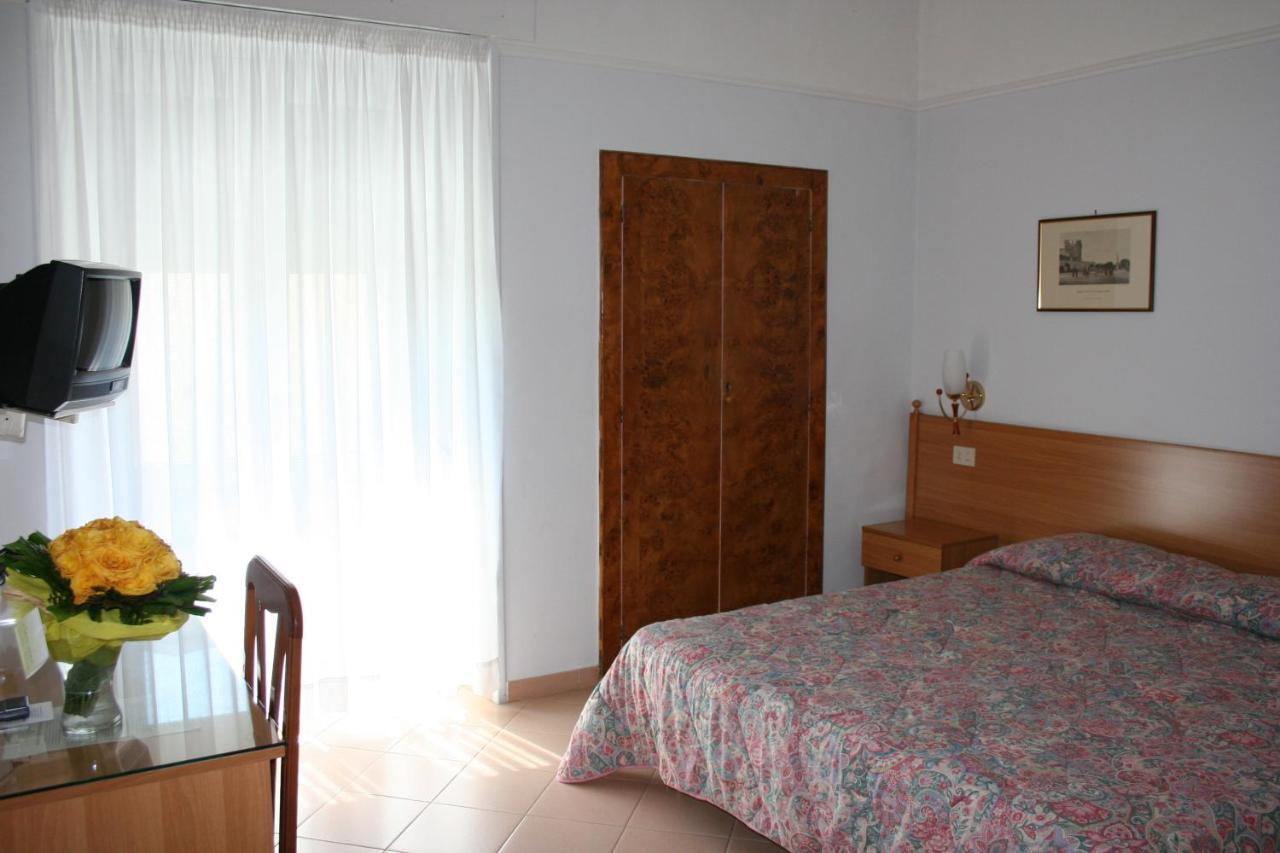 מסניה Hotel Castello חדר תמונה