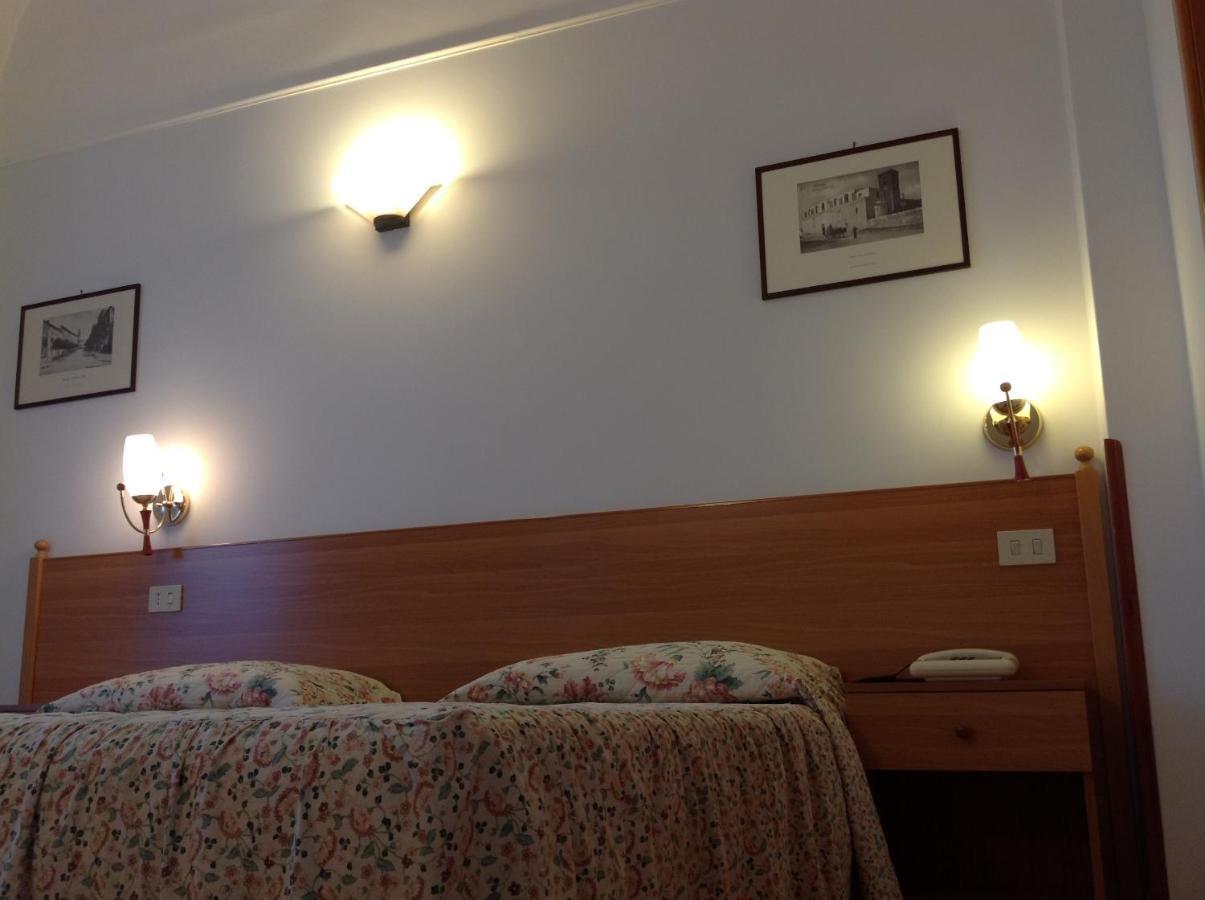 מסניה Hotel Castello חדר תמונה