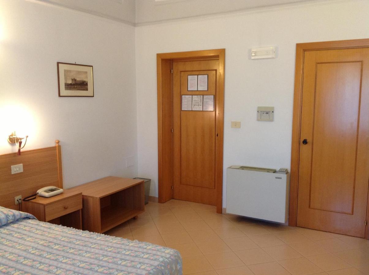 מסניה Hotel Castello חדר תמונה