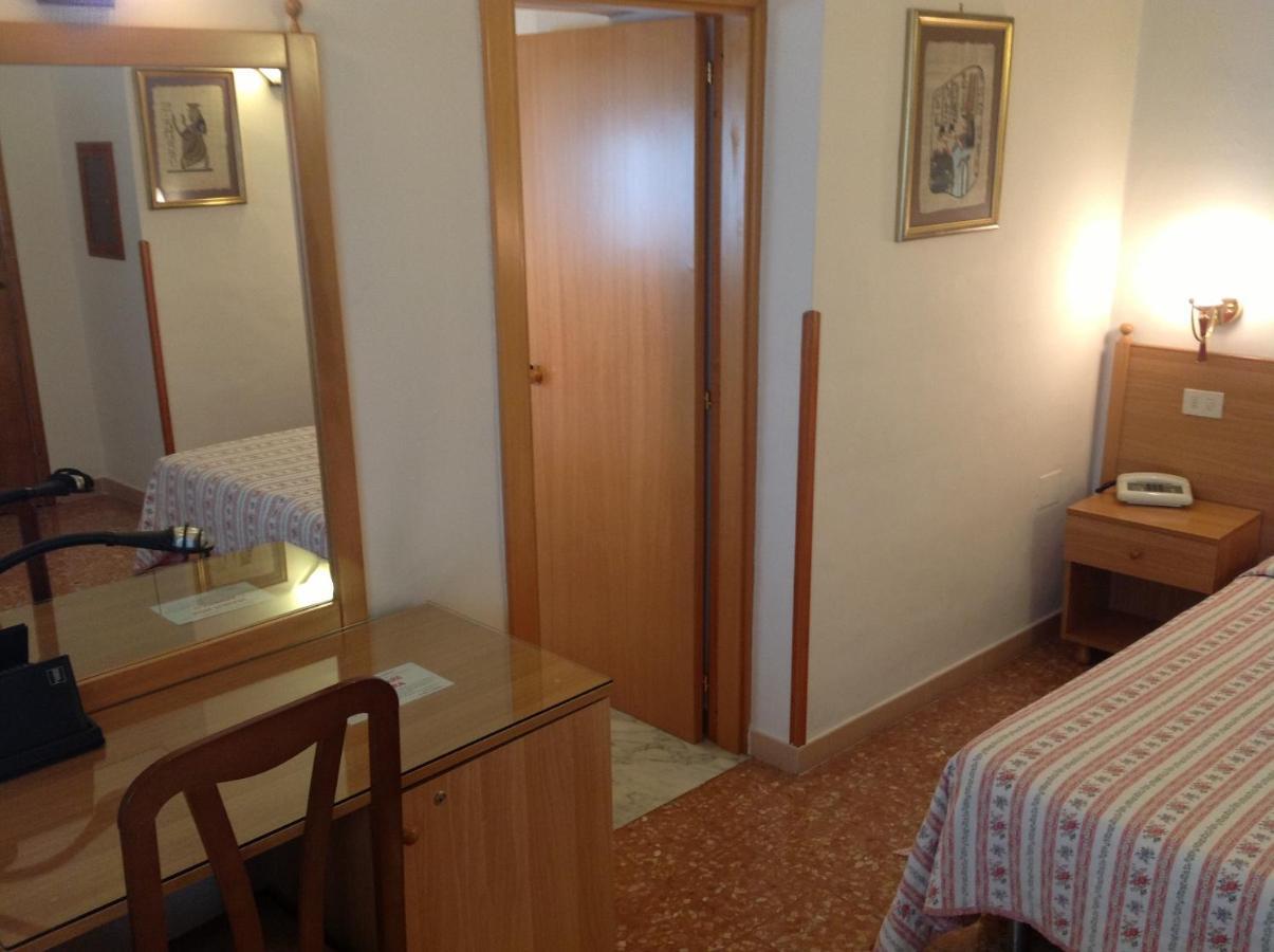 מסניה Hotel Castello חדר תמונה