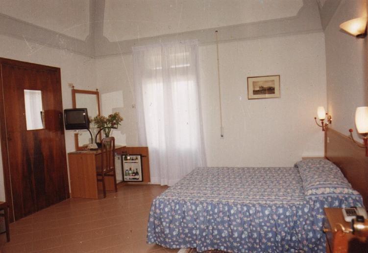 מסניה Hotel Castello מראה חיצוני תמונה