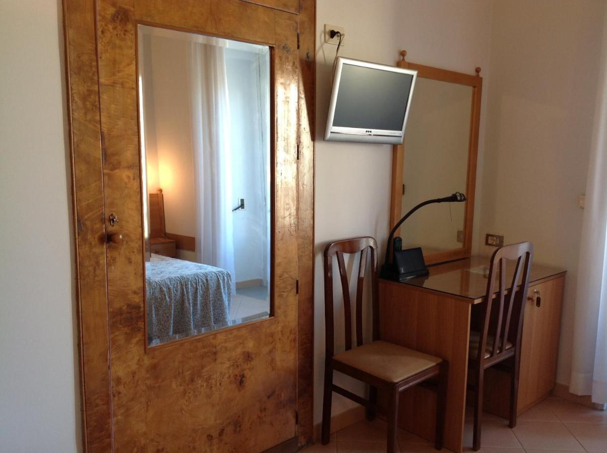 מסניה Hotel Castello חדר תמונה