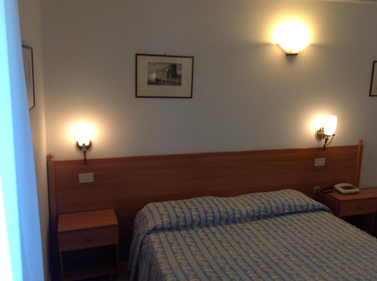 מסניה Hotel Castello חדר תמונה