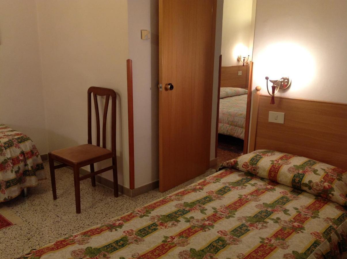 מסניה Hotel Castello חדר תמונה