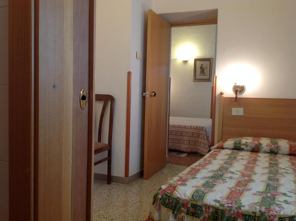מסניה Hotel Castello חדר תמונה
