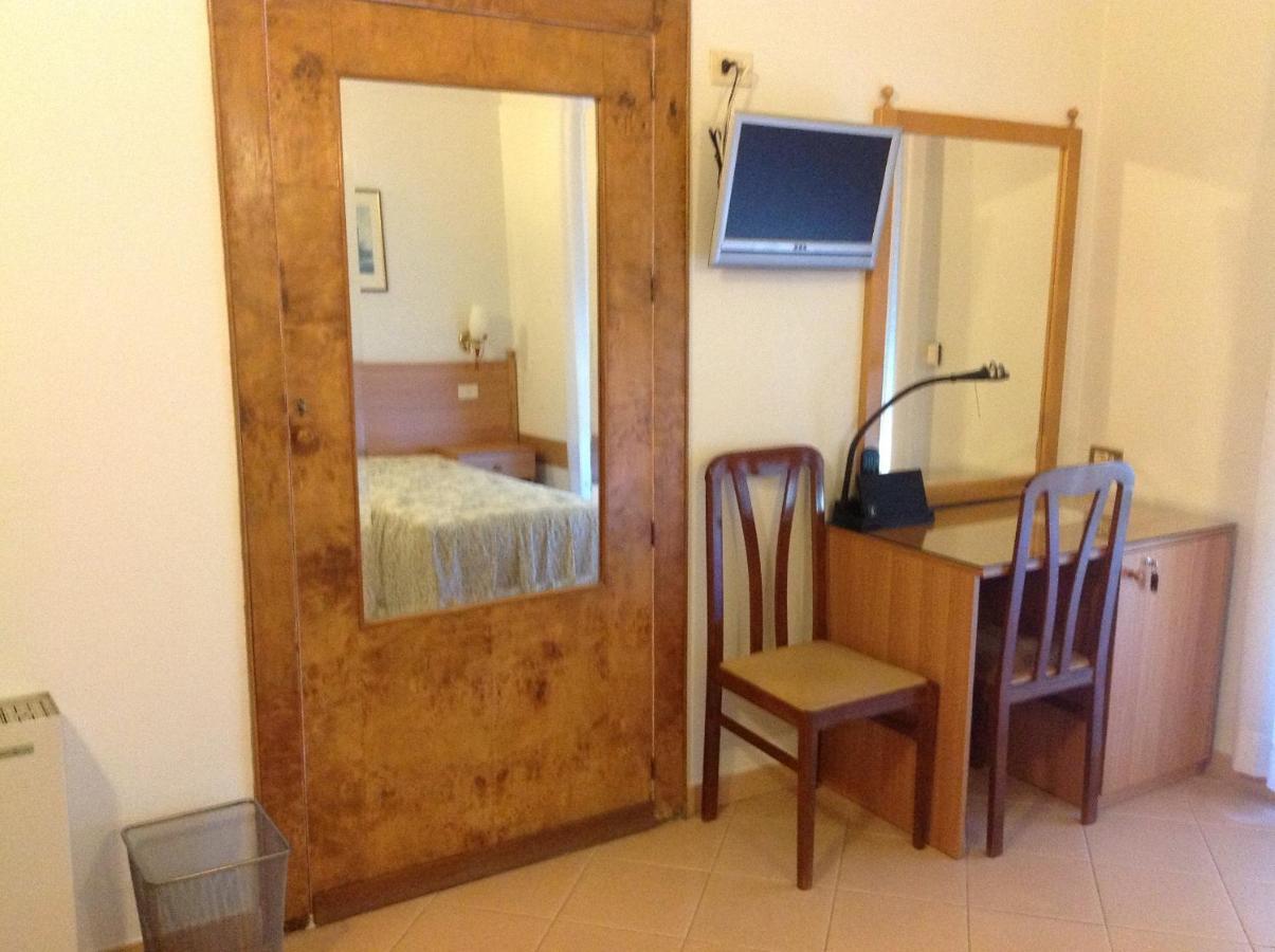 מסניה Hotel Castello חדר תמונה