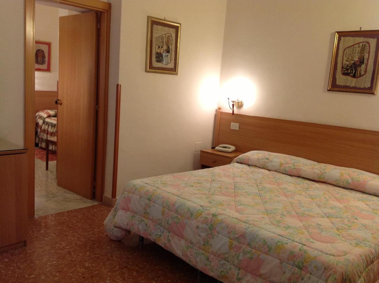 מסניה Hotel Castello חדר תמונה