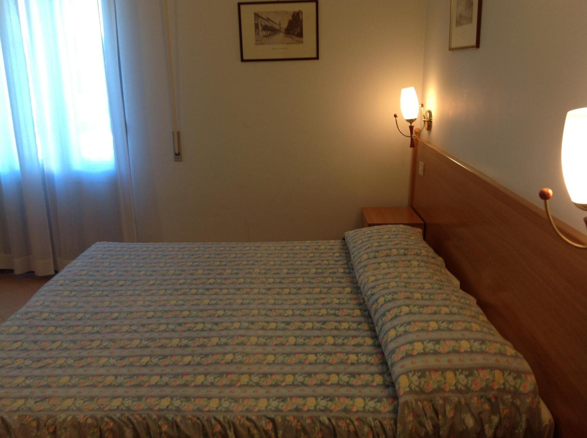 מסניה Hotel Castello מראה חיצוני תמונה