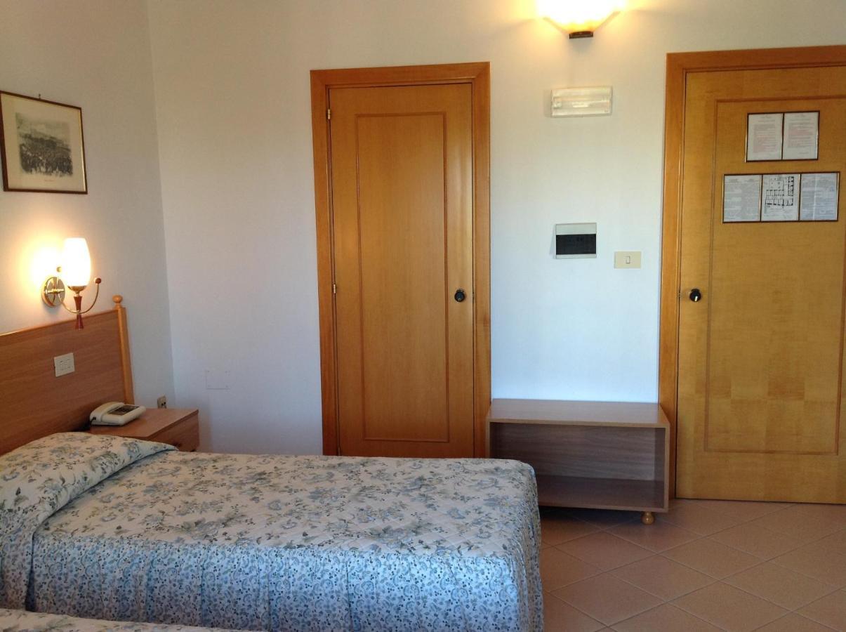 מסניה Hotel Castello חדר תמונה