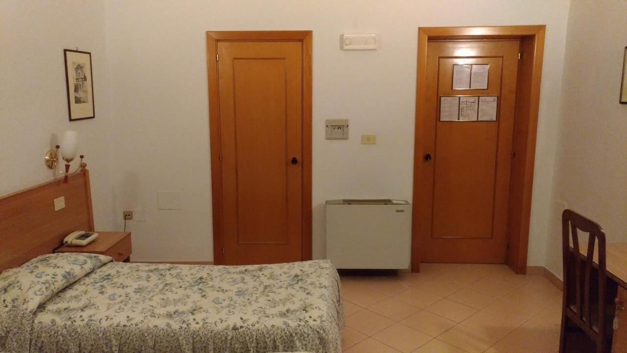 מסניה Hotel Castello חדר תמונה